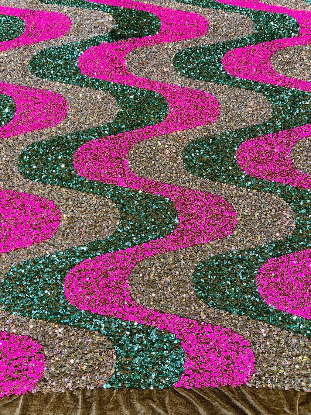 Wavy Line Velvet Sequins - Clear/Hot Pink/Green - Velvet Sequins 2 Way ...